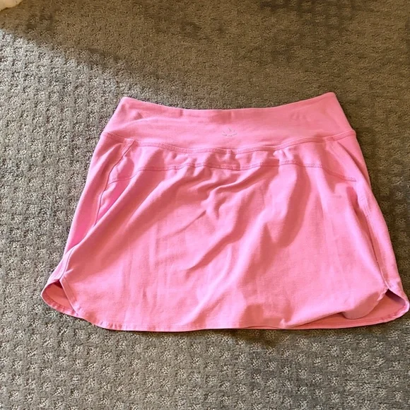 Beyond Yoga Vibrant Pink Mini Skirt - Picture 3 of 3